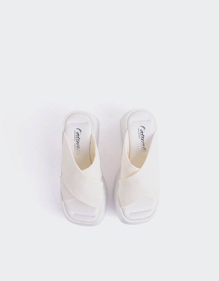Colibri White Lycra