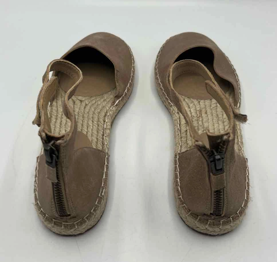 Eileen Fisher Taupe Size 7.5 Shoes