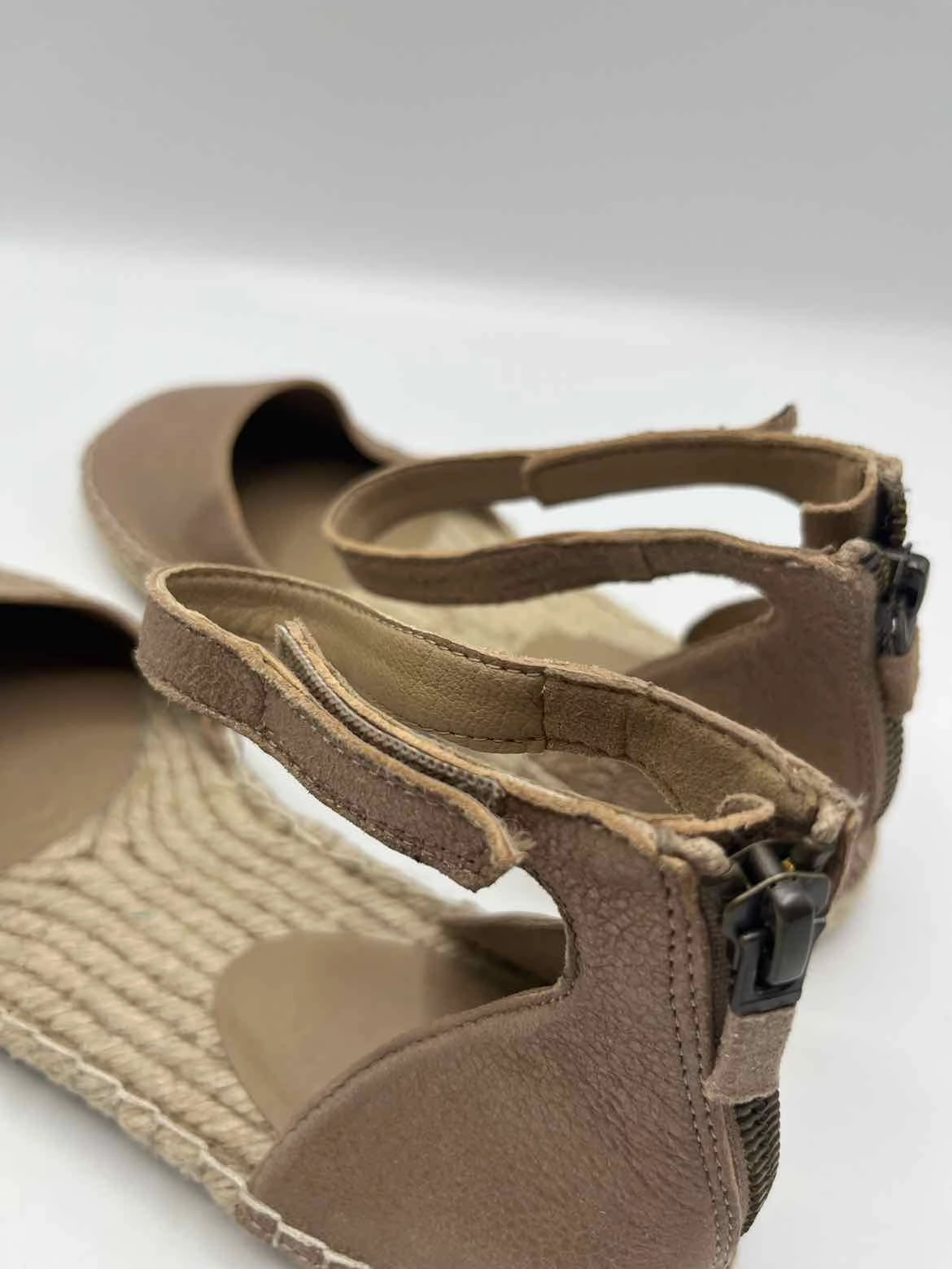 Eileen Fisher Taupe Size 7.5 Shoes