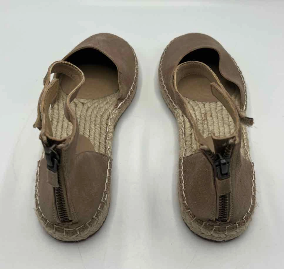 Eileen Fisher Taupe Size 7.5 Shoes