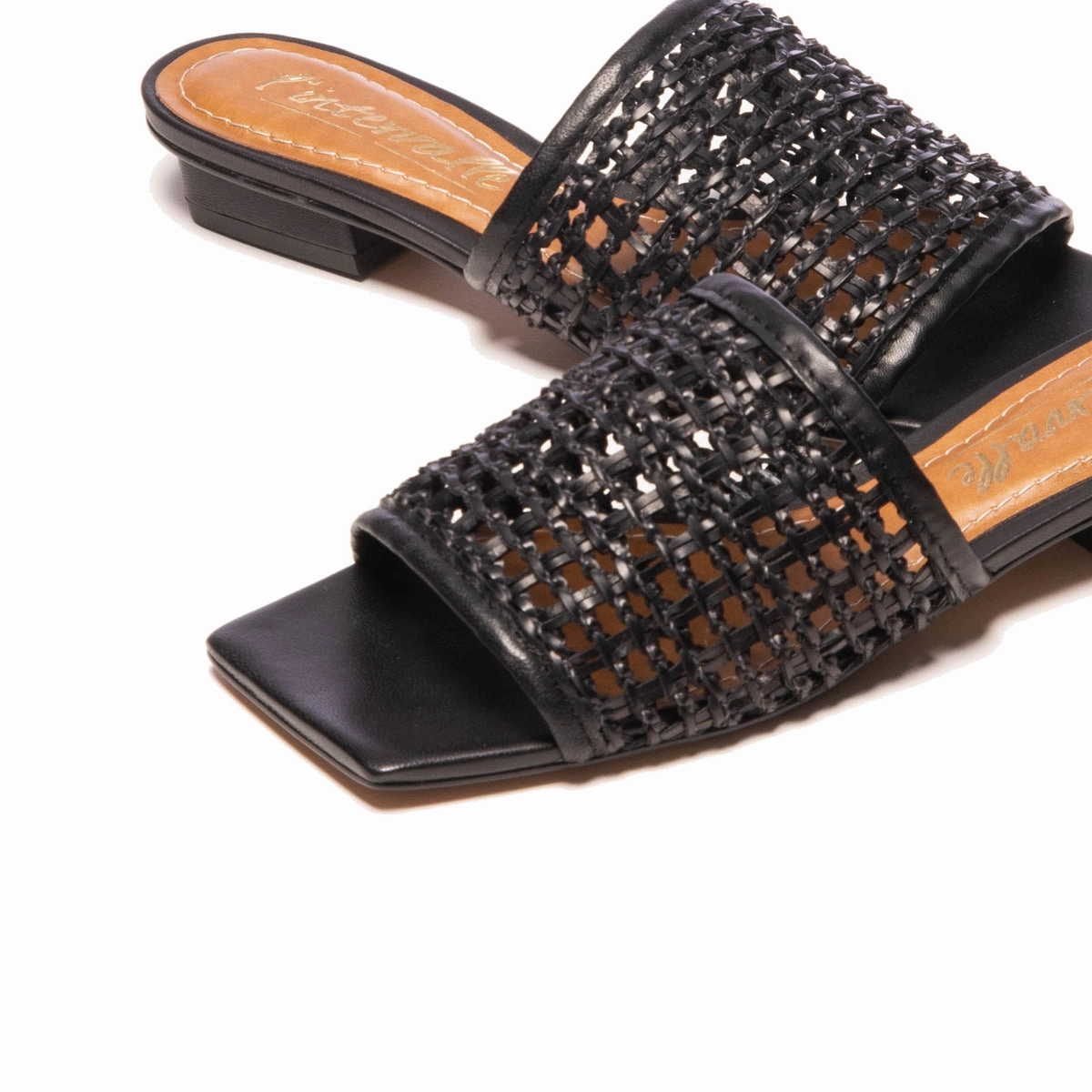 Hibiscus Black Leather