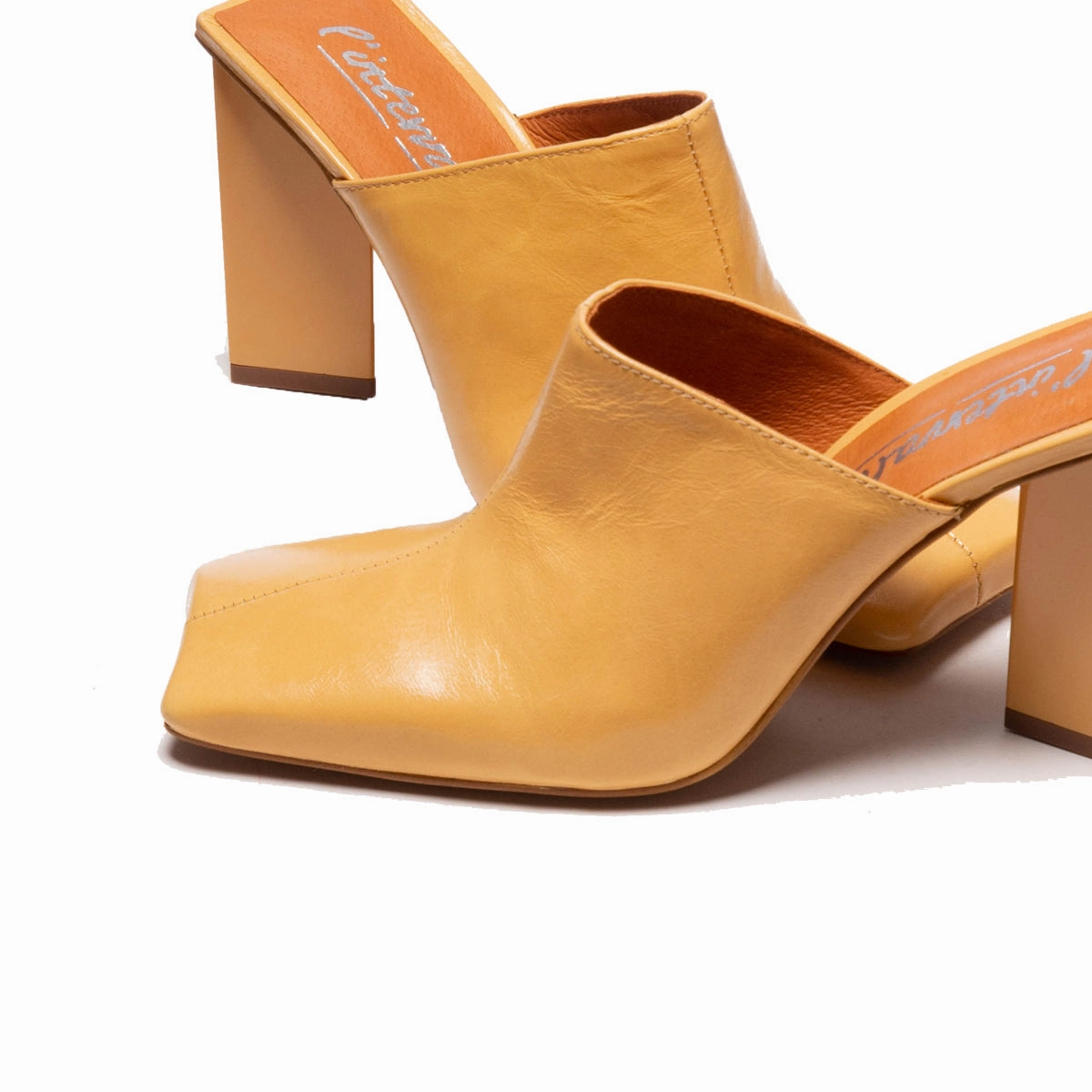 Loutro Nude Leather