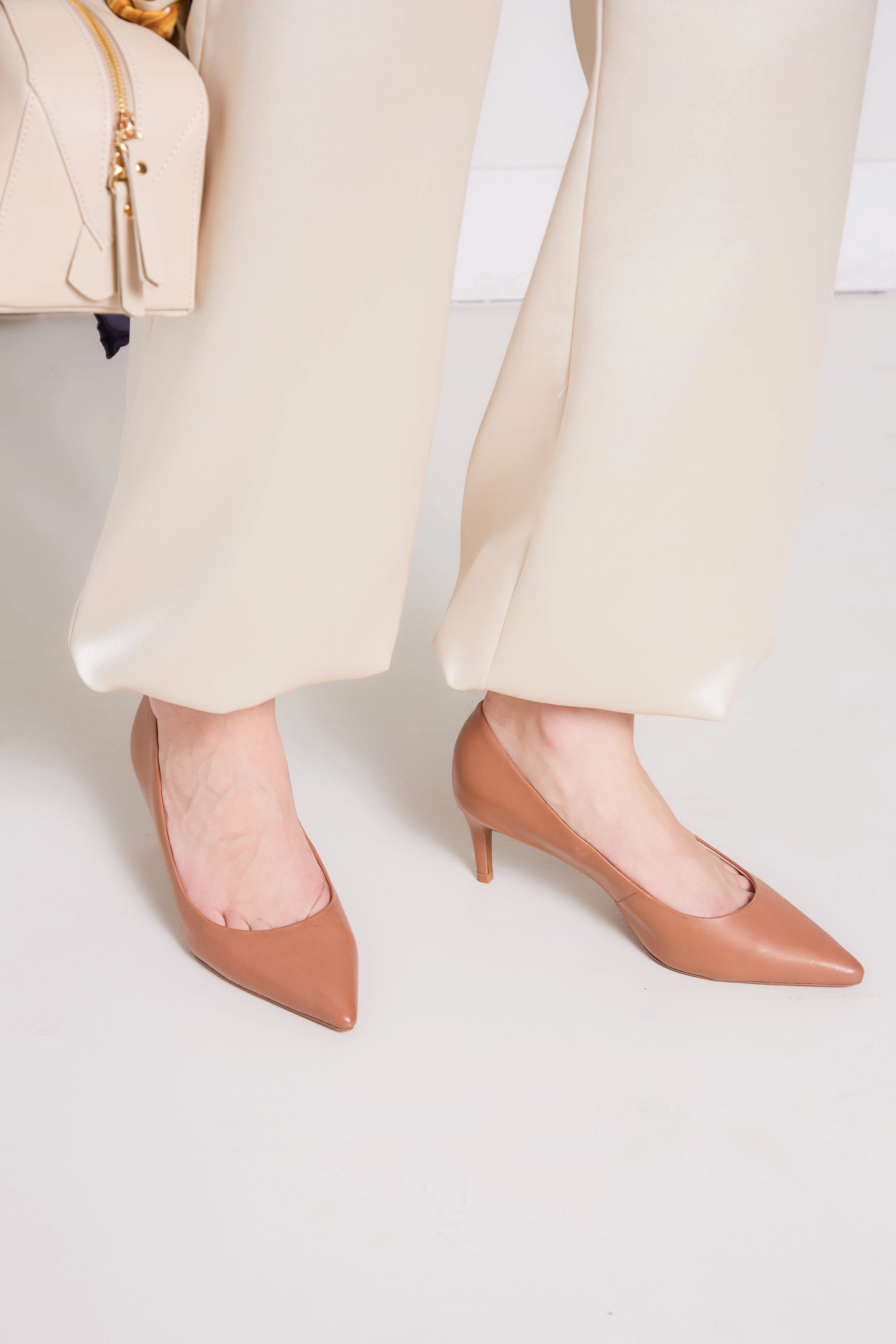 Phlox Brown Leather