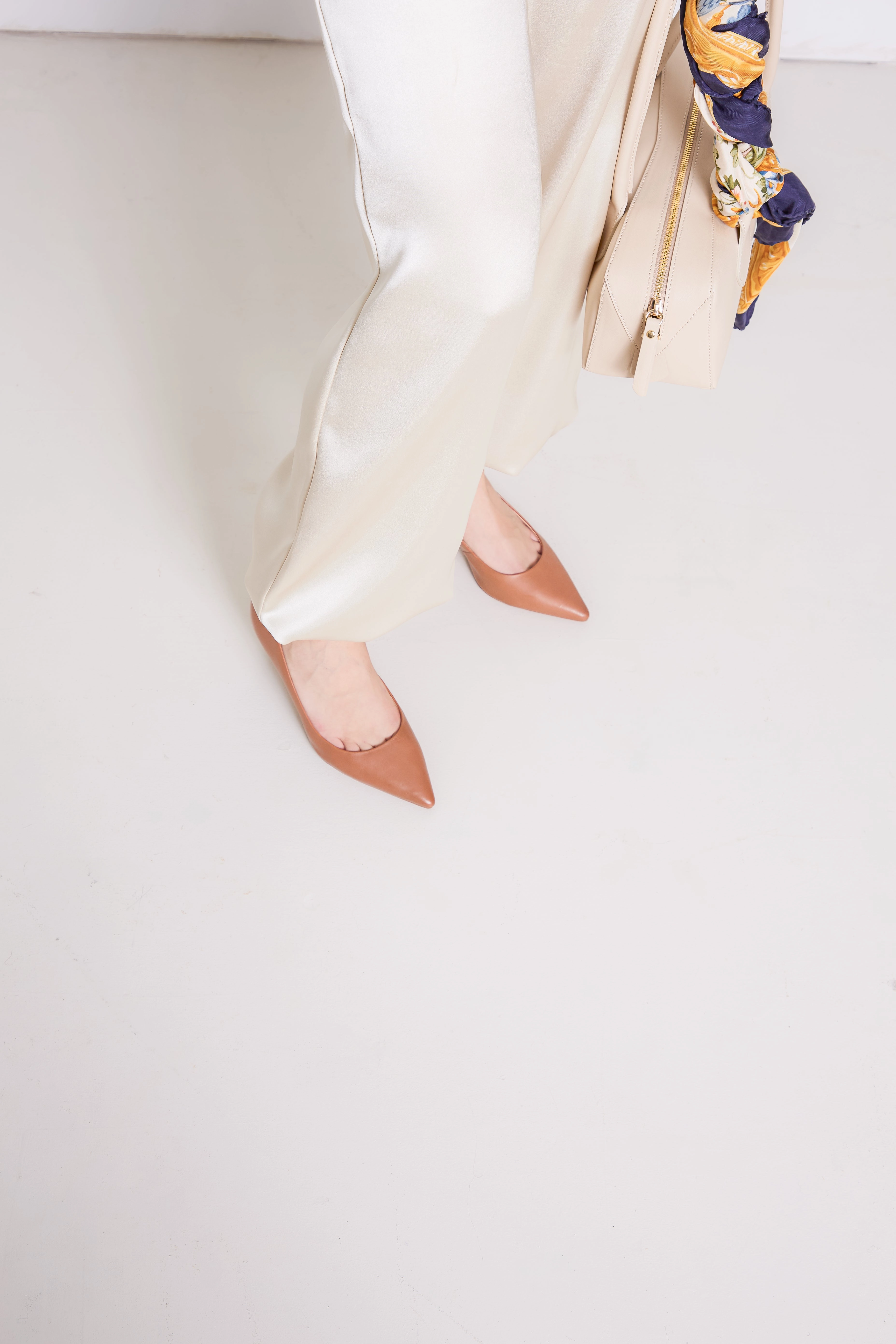 Phlox Brown Leather