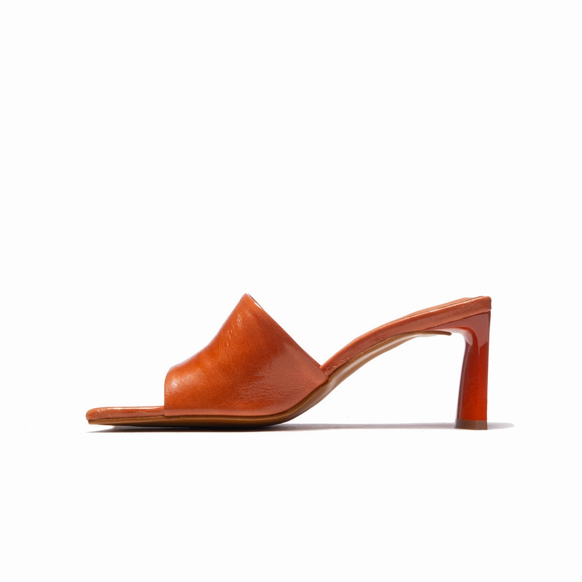 Singer Tan Leather